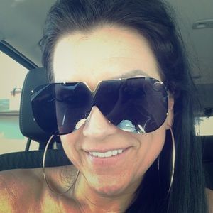 Meet your Posher, Tina